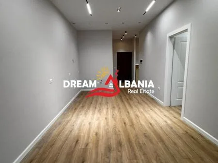 Shitet apartament 2+1 ne Astir prane Vila L