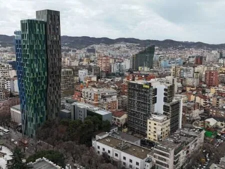 Ambjent Biznesi Ne Shitje » Ish Blloku, Tirane 5