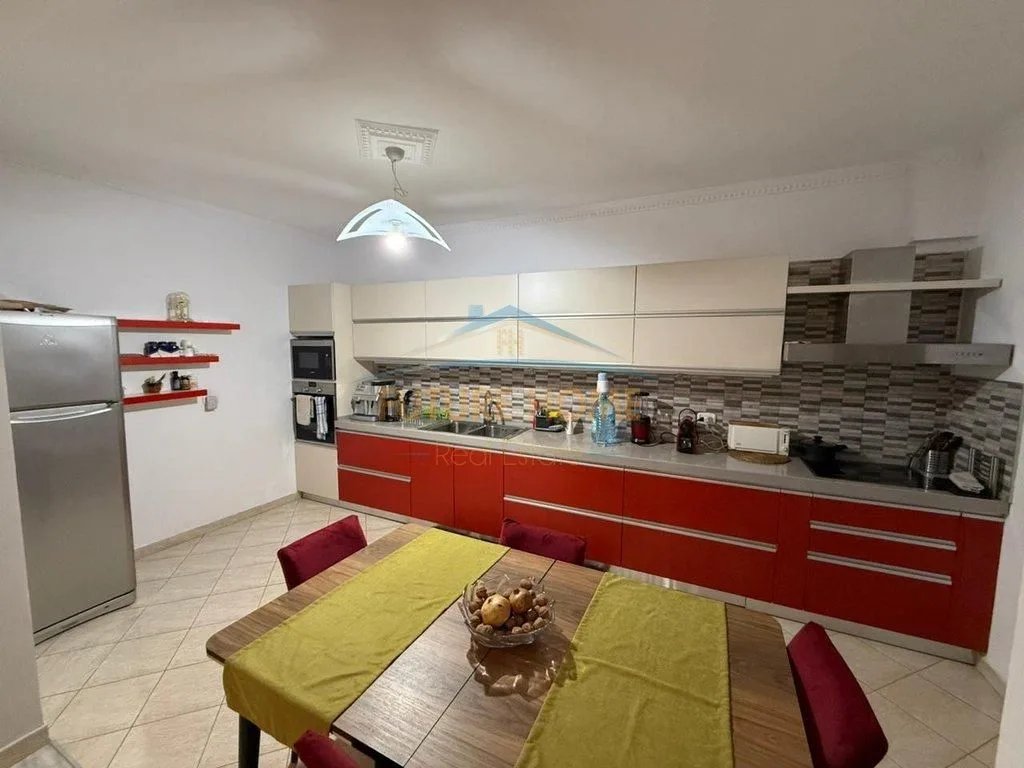 Shitet, Apartament 2+1+2+Depo,21 Dhjetori, Tiranë 4