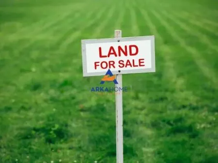 SHITET TOKE 800M2 "NE MBIKALIMIN E RINASIT, KASHAR" 130.000 EURO