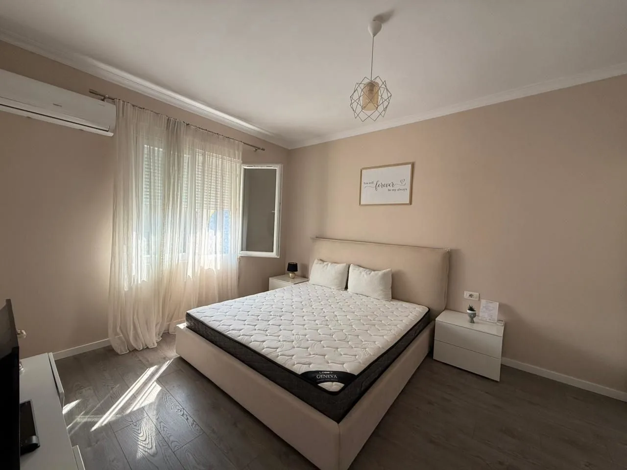 Japim me qira apartament 1+1 te Garda ne zonen e Bllokut 16