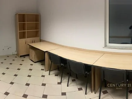 AMBIENT ME QIRA PER ZYRA - ISH BLLOK, TIRANE