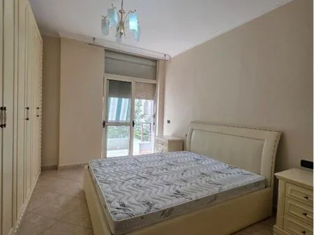 Shitet, Apartament 1+1, Terminali i Autobuzave, Kthesa e Kamzës, Tiranë. 6