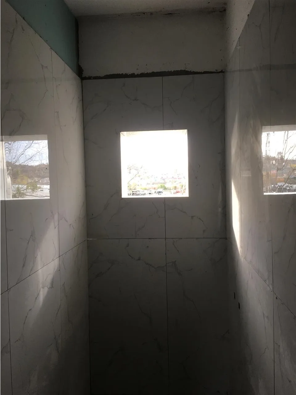 SHTRUES PLLAKASH, 20