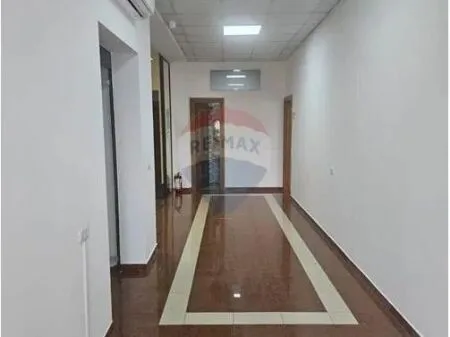 AMBIENT ME QIRA PER ZYRA - ISH BLLOK, TIRANE 2