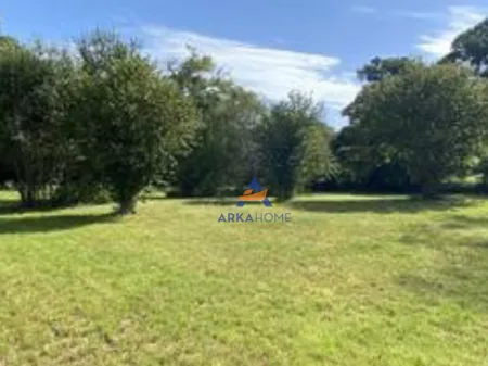 SHITET TOKË 1350 M² NË BËRZHITË ME SUPER AKSES 7