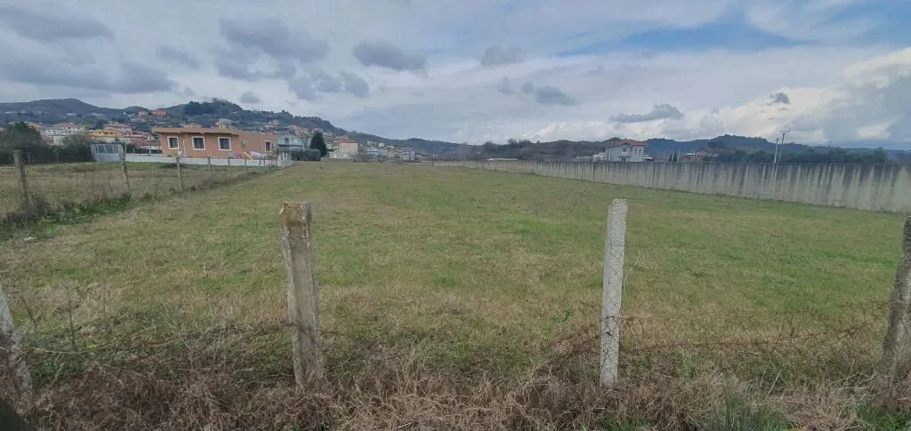 SHITET 10 000 M2 TOKE NE VORE, TIRANE-DURRES 15