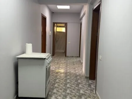 AMBIENT ME QIRA PER ZYRA - ISH BLLOK, TIRANE 6