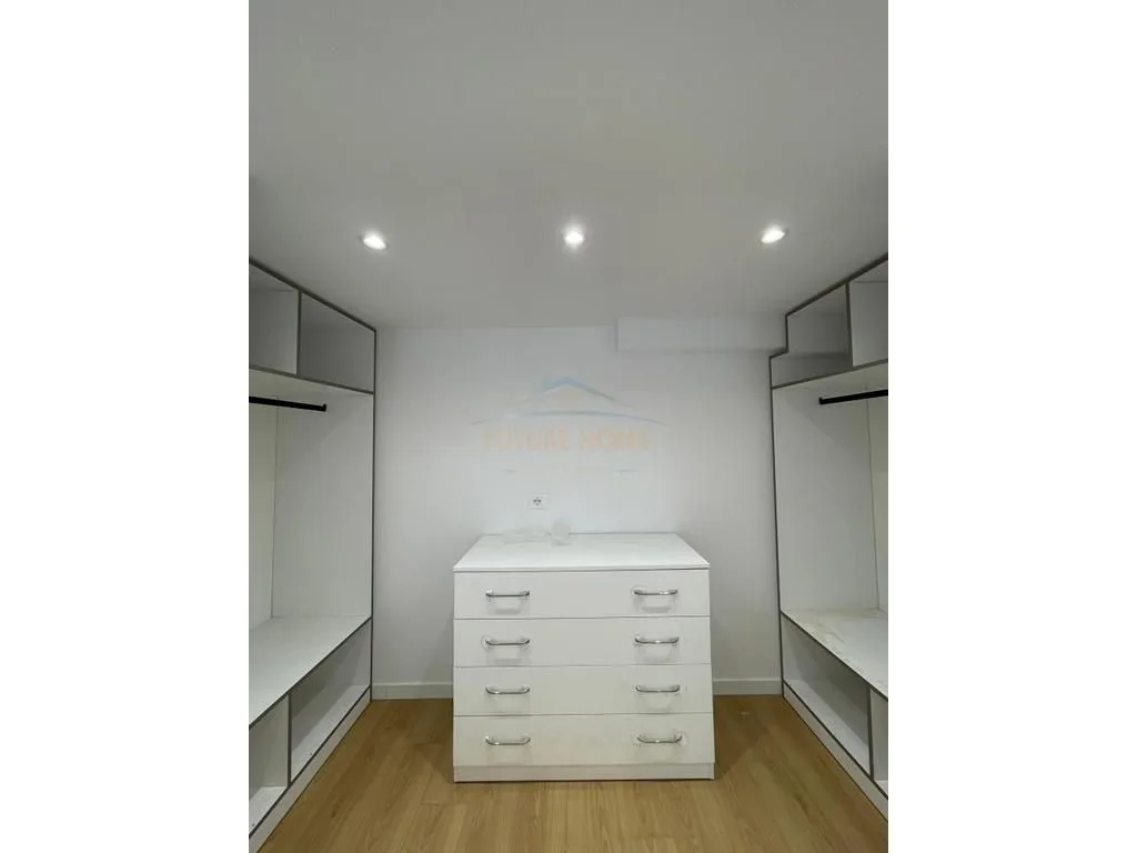 Qera, Apartament Loft, Fresku 6