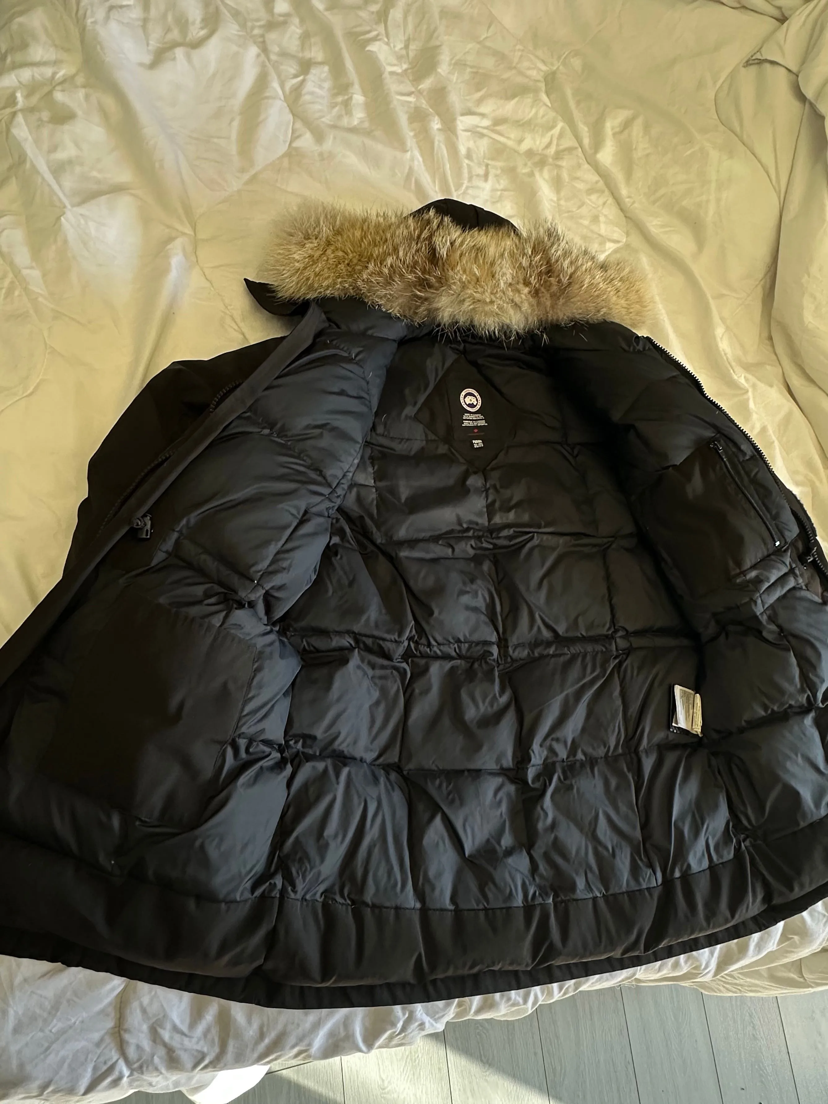 SHITET XHUP CANADA GOOSE 10