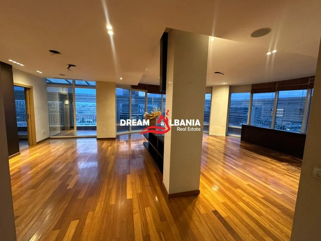 Ambient Zyre për Qira – Bulevardi “Dëshmorët e Kombit”, pranë Presidencës 2