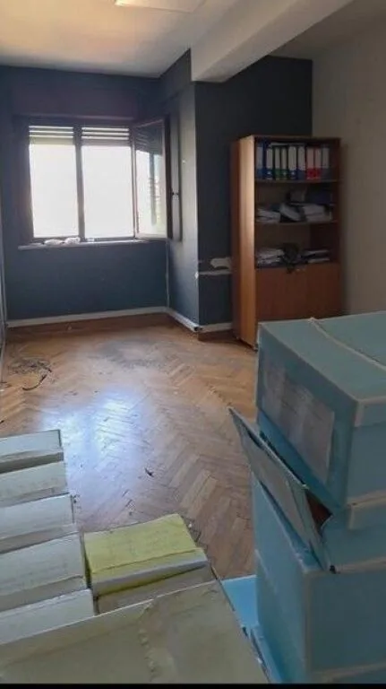 Ambjent Biznesi Me Qera » Sheshi Skënderbej, Tirane 2