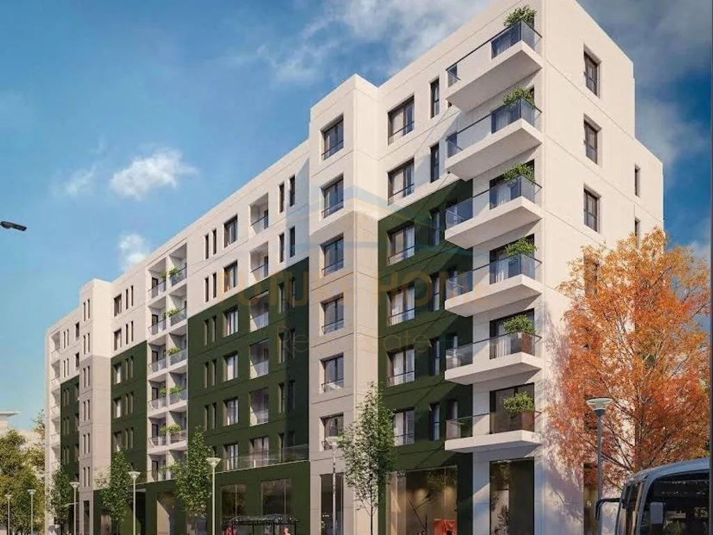 Shitet, Apartament 2+1+2, Paskuqan 3