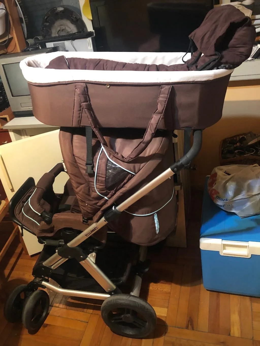 Karroce per femije ne gjendje shume te mire. 4