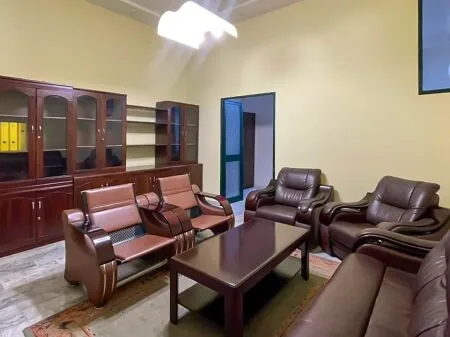 JEPET ZYRE 100 M2 ME QIRA TE RRUGA E BOGDANEVE 70.000 LEKE 11