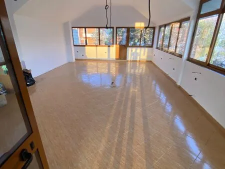 JEPET AMBJENT ME QERA 419M2 "DON BOSKO" 10.475 EURO (I DISKUTUESHEM) 8