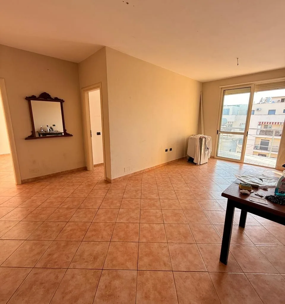 SHITET APARTAMENT 2+1 HOTEL ANTALYA PLAZH, DURRES