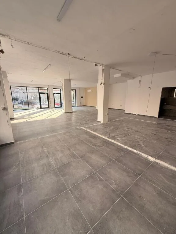 JEPET ME QERA AMBIENT BIZNESI STACIONI I PARE PLAZH, DURRES 2