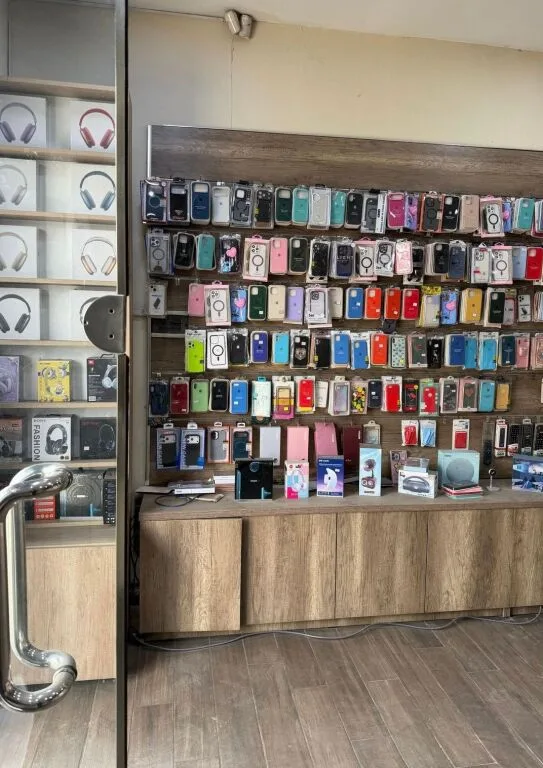 Shitet Biznes – Servis Celularësh & Kompjuterash 3