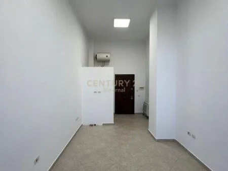 Zyre me qera Rruga George Bush, Perballe Parlamentit, Tirane 12