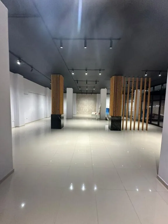 Ambjent Biznesi Me Qera » Durres Port, Durres 2