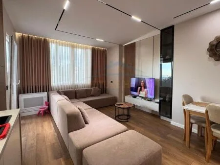 Shitet Apartament 2+1, Kati 4, 102 m² 139.000 € MUNDESI KREDITIMI ID: 530581008-70 13