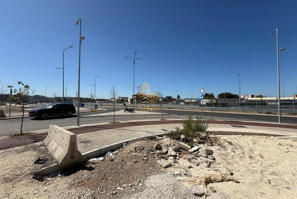 Jepet me qira Toke 1500 m², Laprake -Unaza e Madhe, 2000 Euro 4