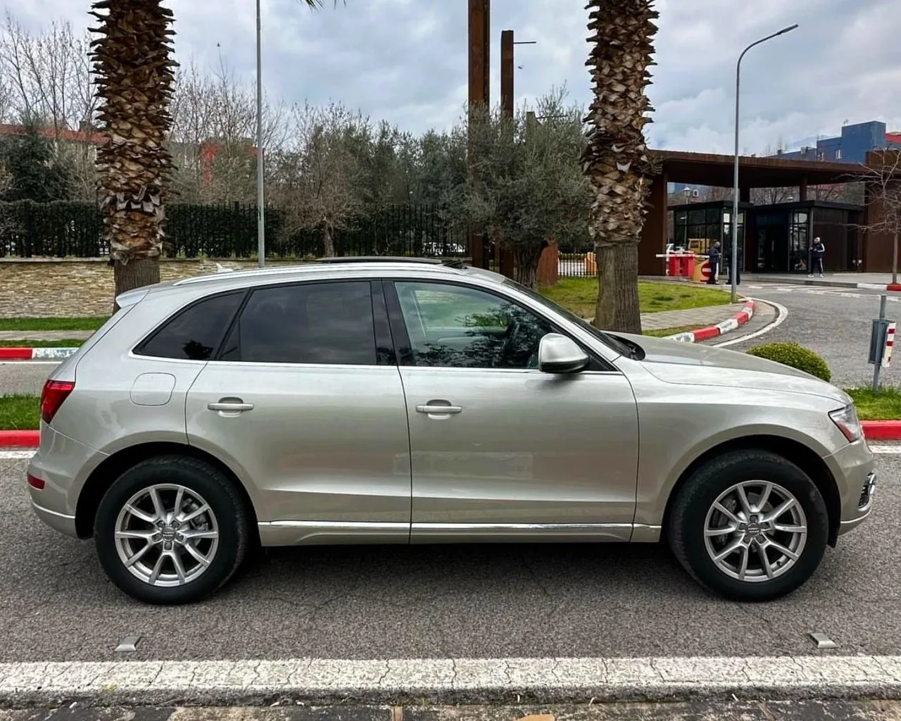 AUDI Q5 2.0 BENZIN 2014 FULL OPSION SUPER GJENDJE 5