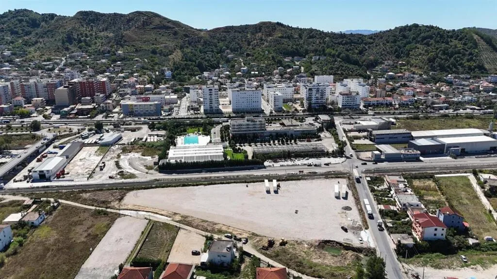 Toke ne shitje ne Vore ne Autostraden Tirane-Durres (ID 4191134). 2