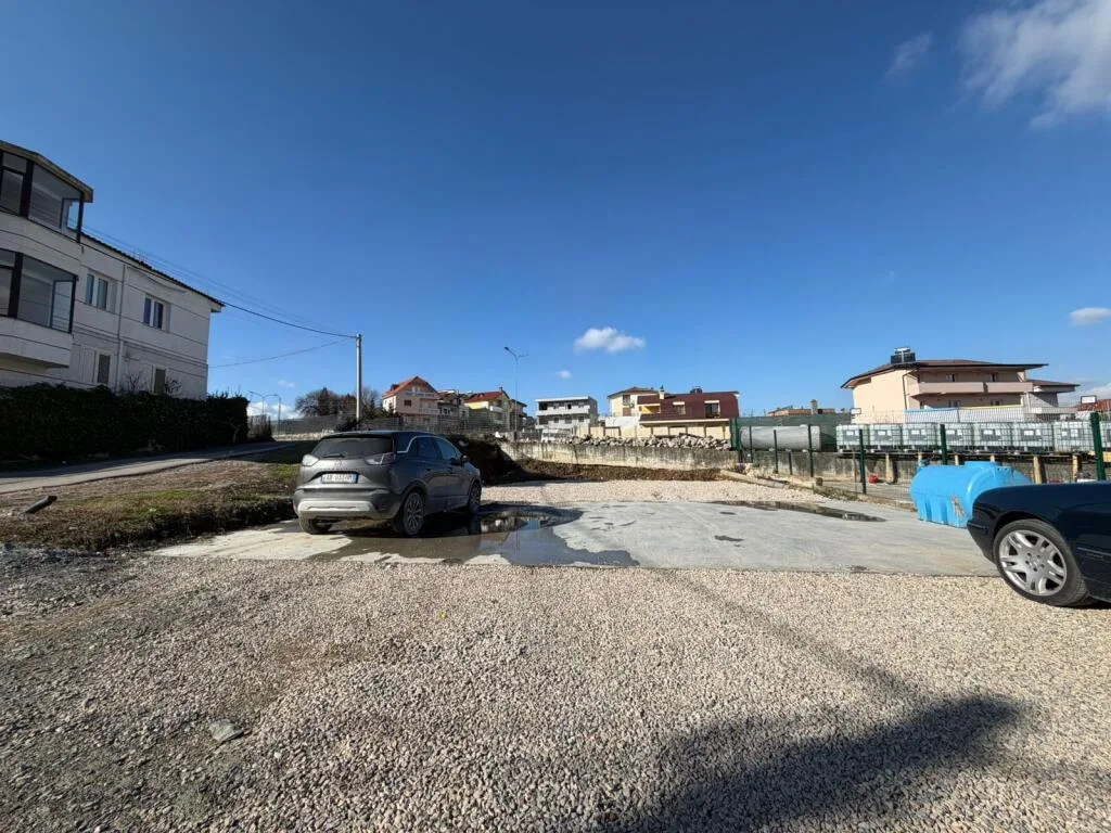 SHITET, TOKE, SAUK, TIRANE (530581007-116) 3