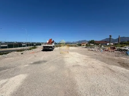 Jepet me qira Toke 450m², Laprake -Unaza e Madhe, 600 Euro 9