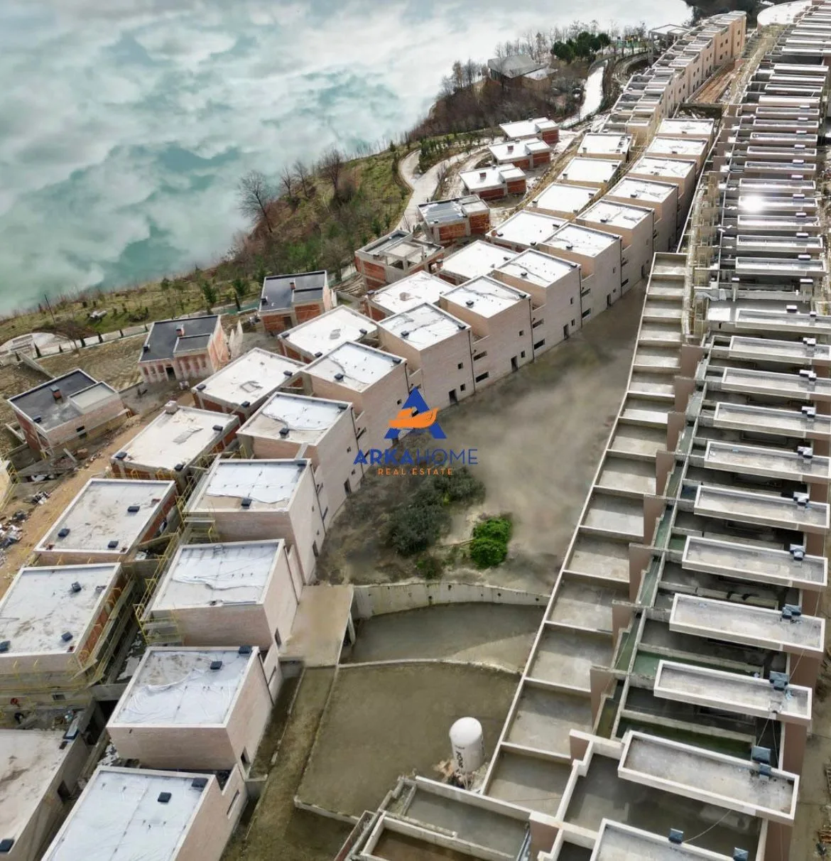 SHITET TRIPLEX 211M2 "FARKE" 390.000 EURO 10