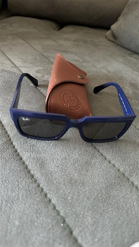 Shiten syze origjinale RAY BAN Limited edition