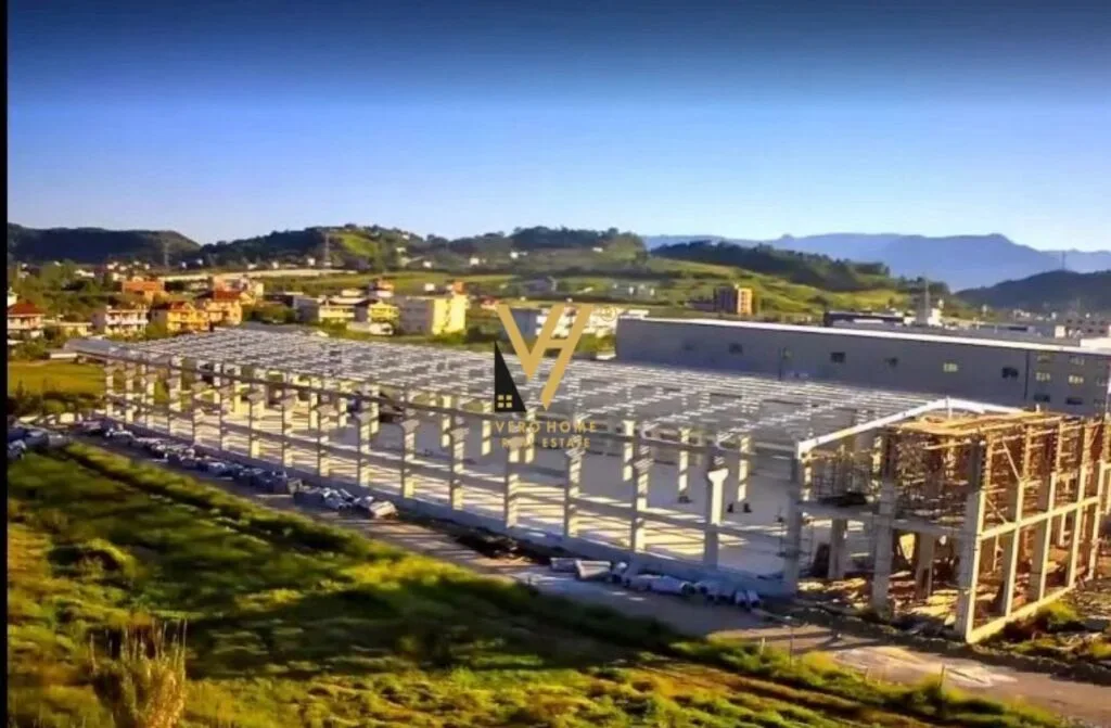 JEPET MAGAZINE 4.400 M2 ME QIRA NE PRUSH 20.000 EURO 2