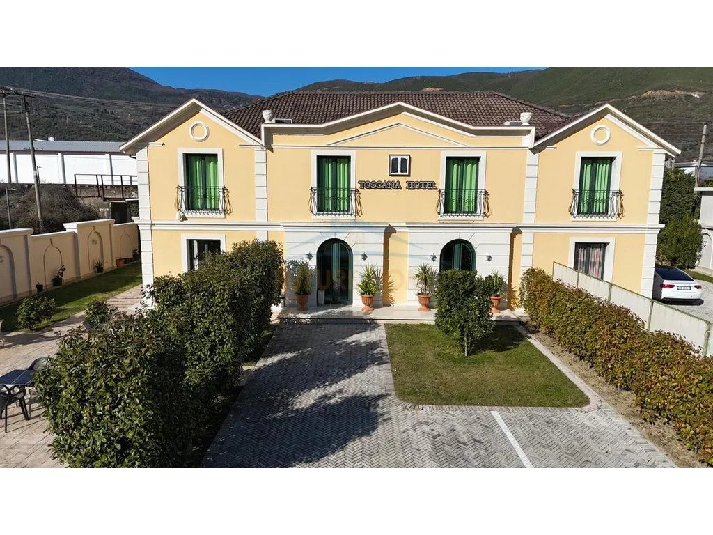 Shitet, Restorant + Hotel, Rruga Nacionale Labino 6