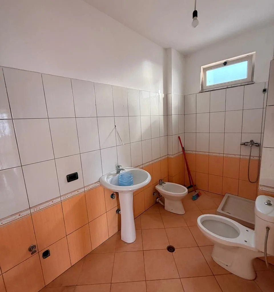 SHITET APARTAMENT 2+1 HOTEL ANTALYA PLAZH, DURRES 8