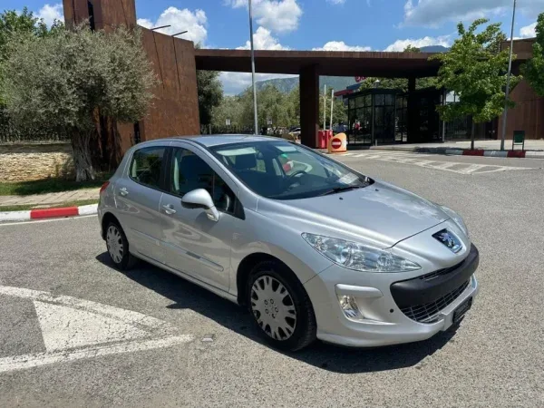 Tirane, shes makine PEUGEOT 308 1.6 BENZIN VITI 2010 gri metalizato automatik Klima