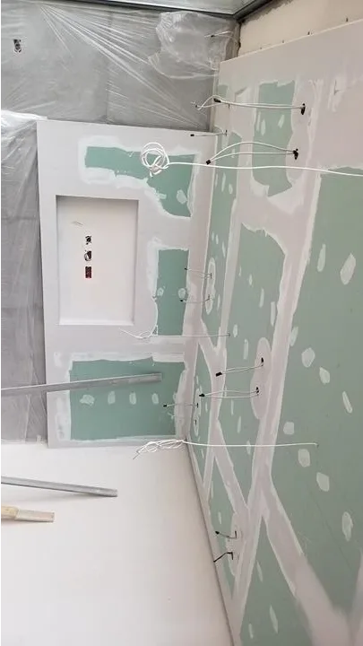 Bojaxhi, Suvatime punime gipsi dhe patinime 14