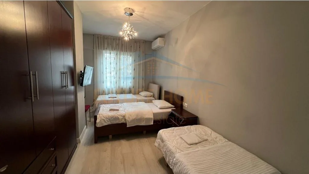 Shitet, Apartament 2+1+2+Post Parkimi, Rruga e Barrikadave, Tiranë 7