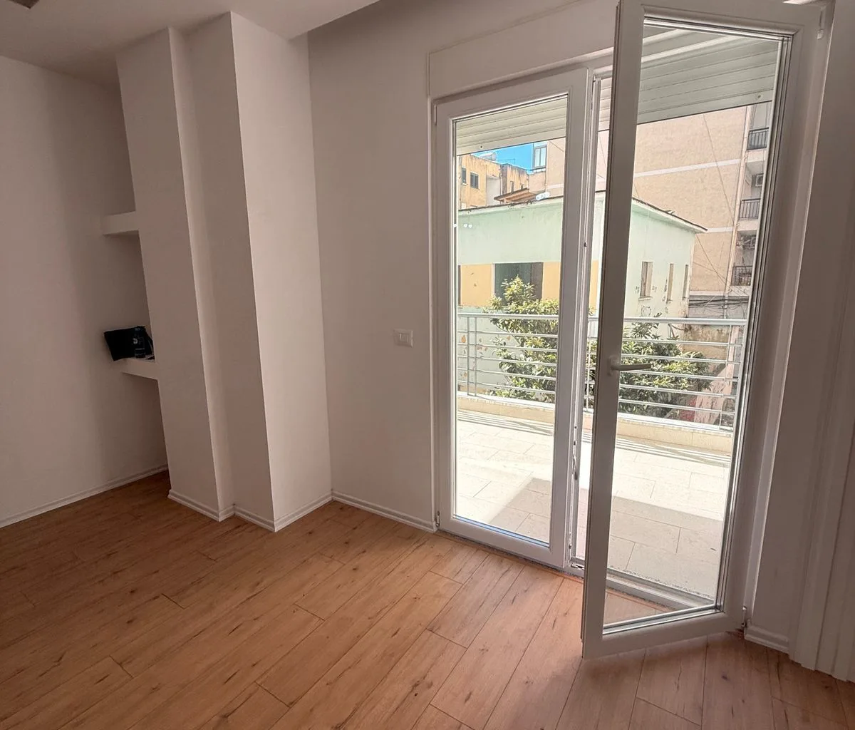 SHITET APARTAMENT 2+1+2 ISH RAJONI I POLICISE, DURRES 2