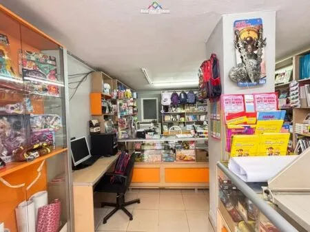 Shitet Biznesi Kancelari Tek Rruga E Barrikadave (ID BSHB173) Tirane